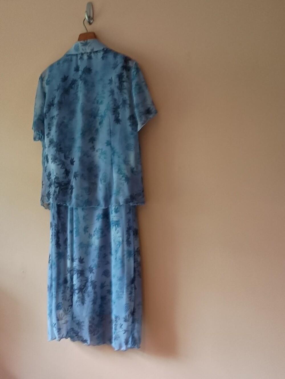 Blue Floral Midi Dress with Matching Short-Sleeve Jacket - Picture 6 of 8
